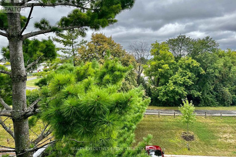 28795626/408-214-viewmount-drive/borden-farmstewart-farmcarleton-heightsparkwood-hills/ottawa/ontario/K2E7X3_17
