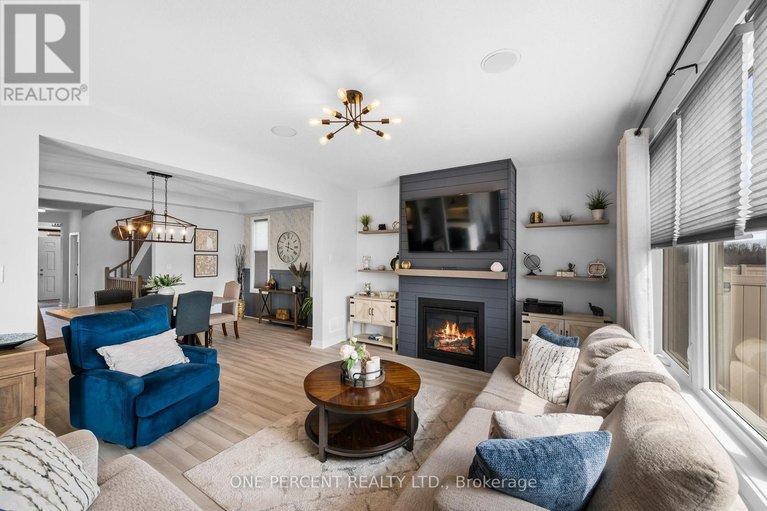 29563341/1002-showman-street/goulbourn-twp-from-franktown-rdsouth-to-rideau/ottawa/ontario/K0A2Z0_12