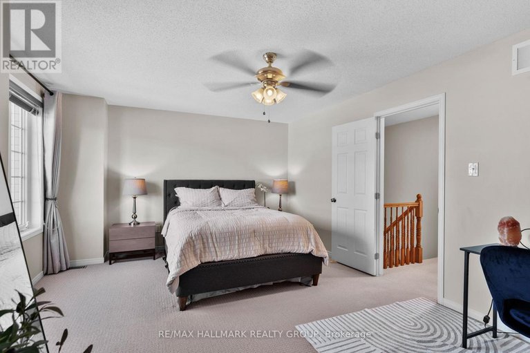 28834905/379-rolling-meadow-crescent/mer-bleuebradley-estatesanderson-park/ottawa/ontario/K1W0A9_18