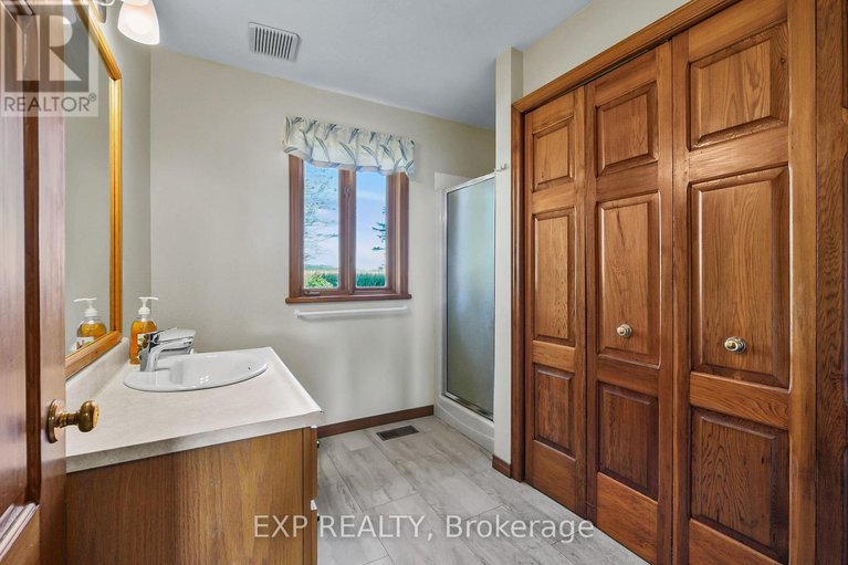 29449389/9185-ray-wilson-road/osgoode-twp-east-incl-kenmore/ottawa/ontario/K0A2P0_46