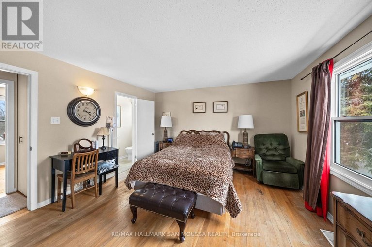 29606720/46-seymour-avenue/borden-farmstewart-farmcarleton-heightsparkwood-hills/ottawa/ontario/K2E6P2_21