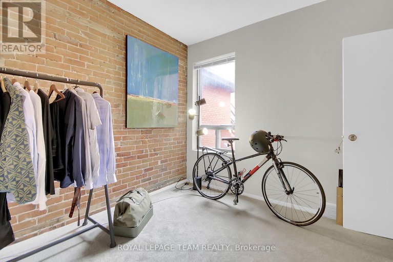 28807289/57-argyle-avenue/ottawa-centregolden-triangle/ottawa/ontario/K2P1B3_19
