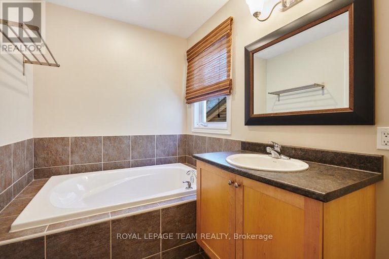 29406955/541-salzburg-drive/notting-hillsummerside/ottawa/ontario/K4A0C6_21