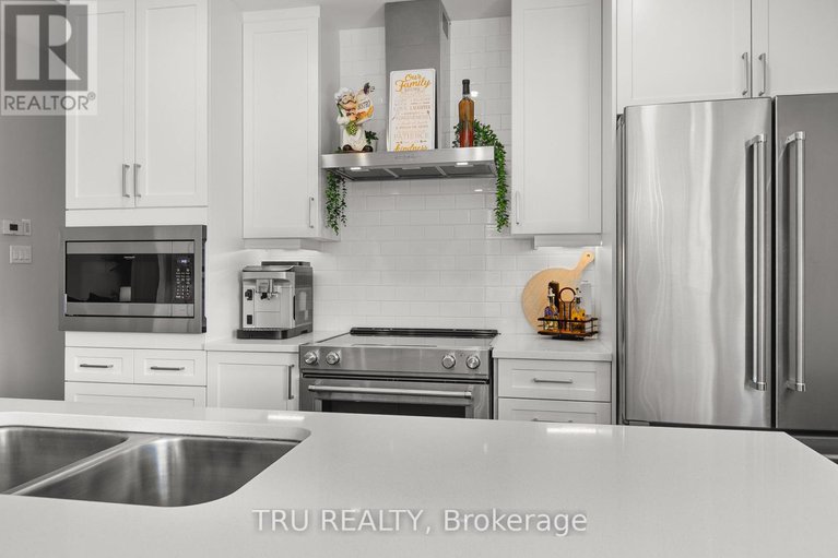 28771647/102-100-cortile-private/riverside-southgloucester-glen/ottawa/ontario/K1V2S8_20