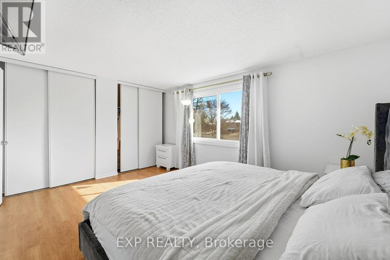 29366242/78-36-barrow-crescent/katimavik/ottawa/ontario/K2L2K1_22