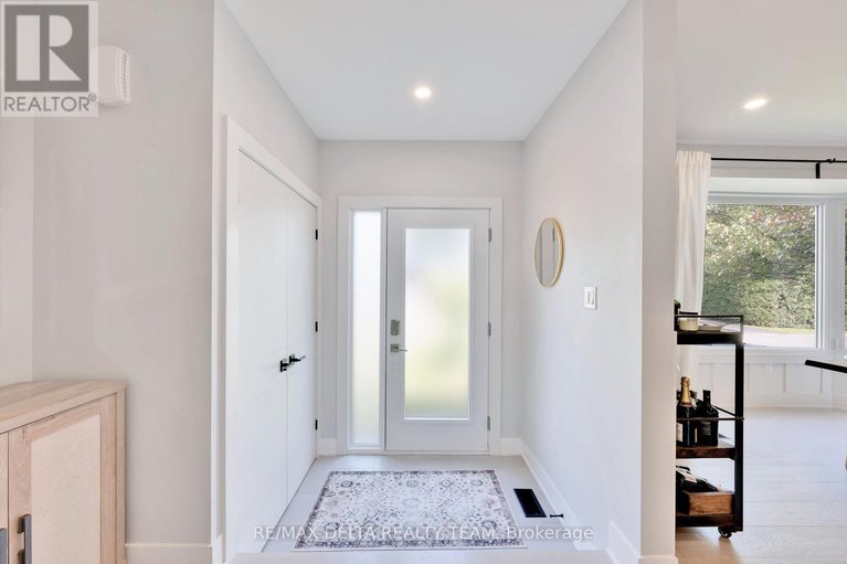 29202255/2556-gravelle-crescent/blackburn-hamlet/ottawa/ontario/K1B3A3_3