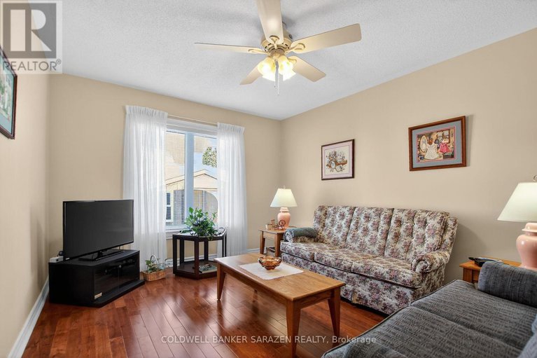 29395001/9-fieldcrest-avenue/longfields/ottawa/ontario/K2J4W7_17