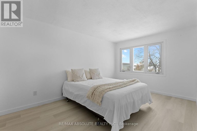 29327360/1444-normandy-crescent/carleton-heights/ottawa/ontario/K2C0N6_36