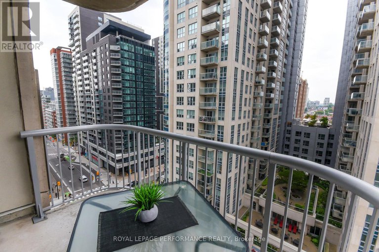 29219776/1107-234-rideau-street/sandy-hill/ottawa/ontario/K1N0A9_32