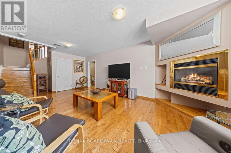 29446345/6355-sablewood-place/chapel-hill/ottawa/ontario/K1C7M3_75