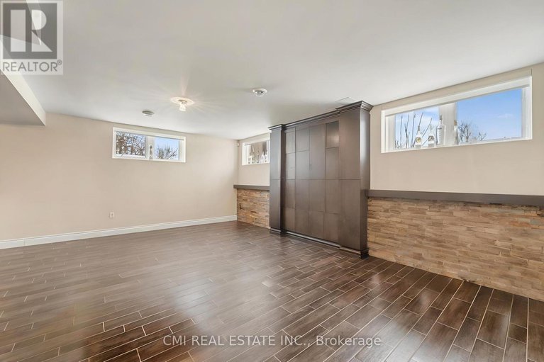 29295430/2500-lookout-drive/cumberland-ridge/ottawa/ontario/K4C1S3_19