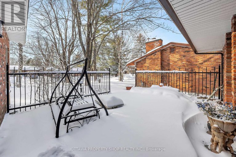 29325110/33-rutherford-crescent/beaverbrook/ottawa/ontario/K2K1N1_29