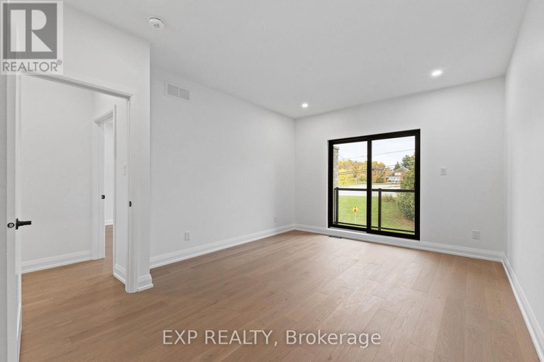 29043769/6819-notre-dame-street/chateauneuf/ottawa/ontario/K1C1H4_26