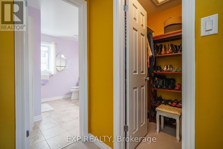 28257579/426-pillett-street/strandherd/ottawa/ontario/K2J5S3_19