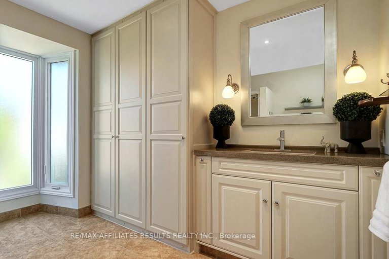 29657877/13-redfox-place/bridlewood/ottawa/ontario/K2M1C8_25