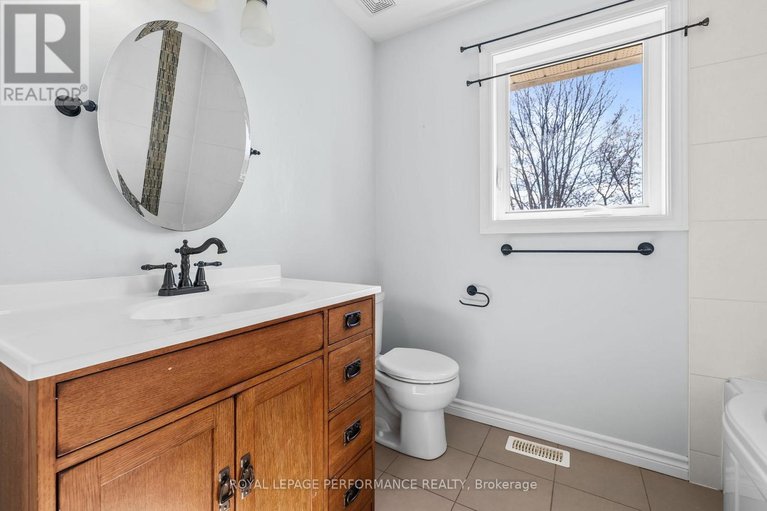 29638186/54-lapointe-boulevard/embrun/russell/ontario/K0A1W0_26