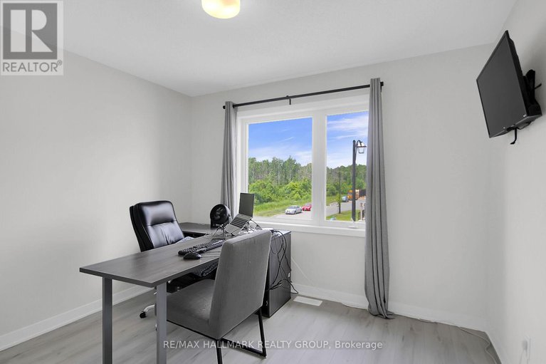 28480332/676-quilter-row/goulbourn-twp-from-franktown-rdsouth-to-rideau/ottawa/ontario/K0A2Z0_31