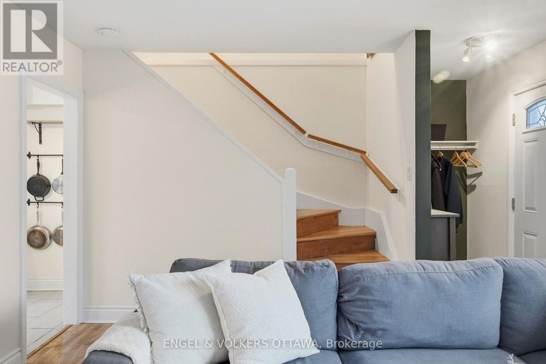 29460829/483-prince-albert-street/overbrookcastle-heights/ottawa/ontario/K1K1Y7_9