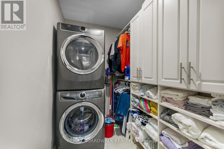 29449584/1813-elmridge-drive/beacon-hill-south/ottawa/ontario/K1J6S3_27