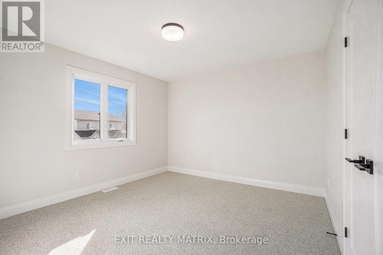 29259368/258-sam-avenue/embrun/russell/ontario/K0A1W0_19