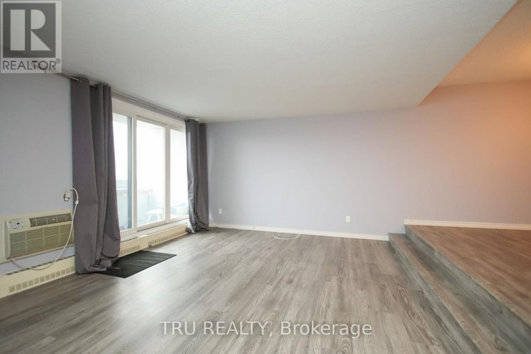 28397093/1604-1081-ambleside-drive/woodroffe/ottawa/ontario/K2B8C8_9