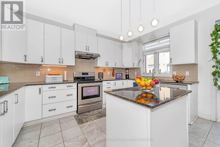 28106508/430-golden-springs-drive/riverside-southgloucester-glen/ottawa/ontario/K4M0B9_18