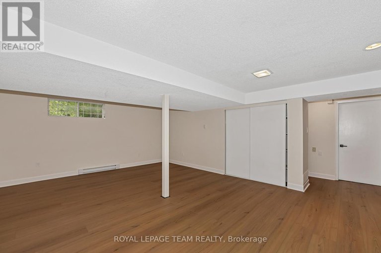 28624547/1825-yale-avenue/urbandale-acres/ottawa/ontario/K1H6S3_40