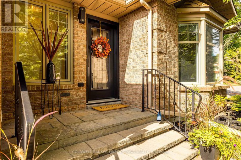 28819605/9-lone-meadow-trail/stittsville-central/ottawa/ontario/K2S1C9_3