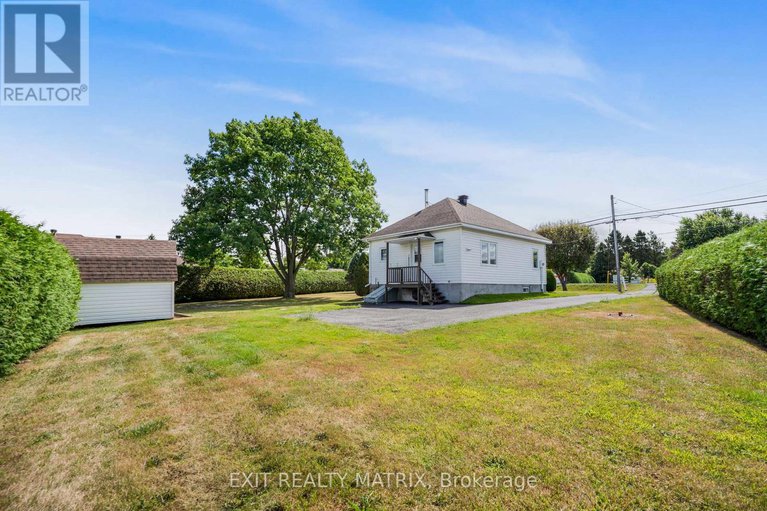 28827770/48-front-road-w/lorignal/champlain/ontario/K0B1K0_22