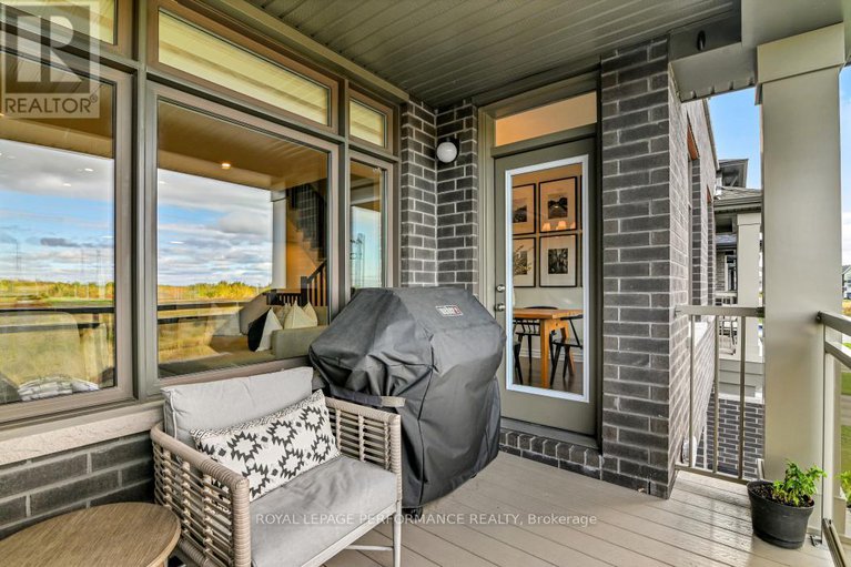 28973137/22-verglas-lane/mer-bleuebradley-estatesanderson-park/ottawa/ontario/K1W0P5_19