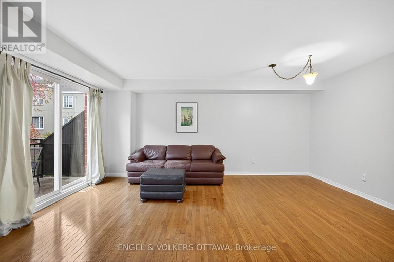 29030963/277-mart-circle/manor-park/ottawa/ontario/K1K4W2_16