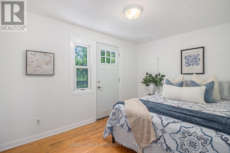 28629936/422-queen-mary-street/overbrookcastle-heights/ottawa/ontario/K1K1W5_7