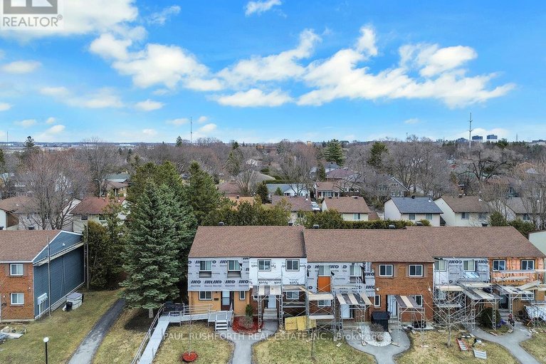 29578151/23-pixley-private/riverview-park/ottawa/ontario/K1G4C3_2