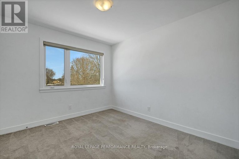 29445576/51-moosonee-crescent/riverside-southgloucester-glen/ottawa/ontario/K4M0M1_59