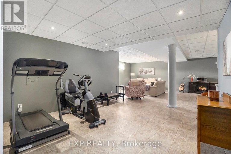 28990239/2003-farisita-drive/vars-village/ottawa/ontario/K0A3H0_24