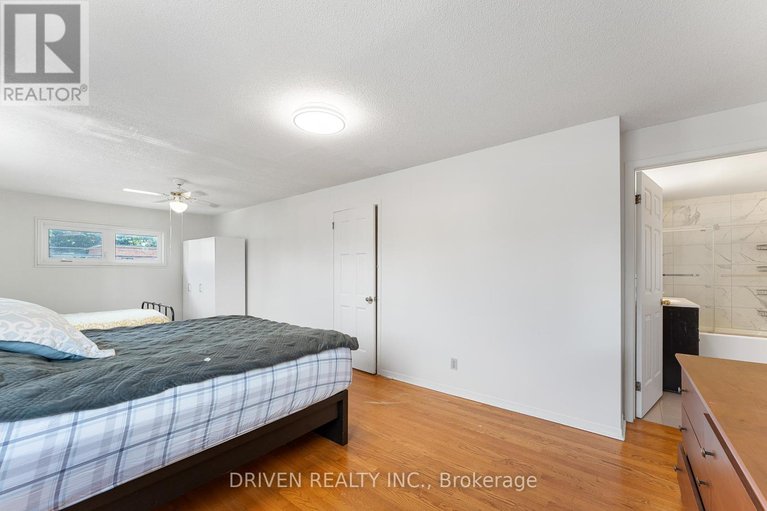 28639886/876-pinecrest-road/fairfield-heights/ottawa/ontario/K2B6B2_16