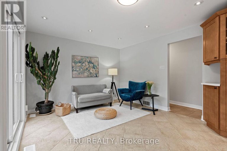 29611395/256-hoylake-crescent/bilberry-creekqueenswood-heights/ottawa/ontario/K1E2M8_21