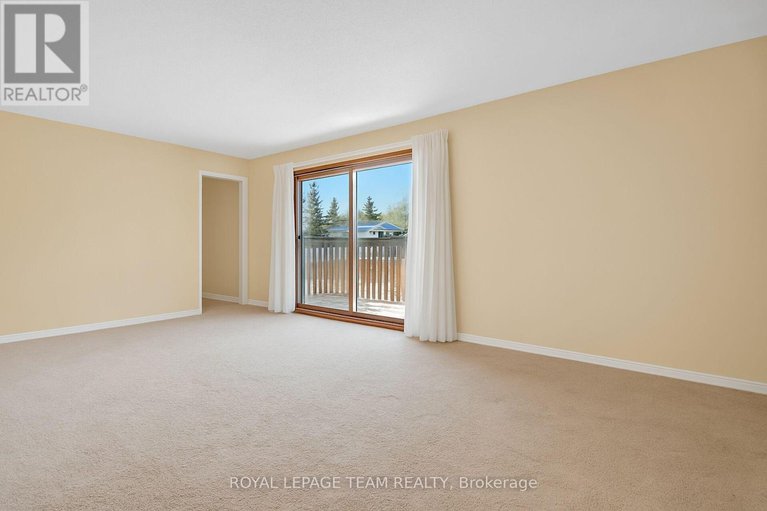 29176701/7-little-road/riverside-southgloucester-glen/ottawa/ontario/K1V1H5_24