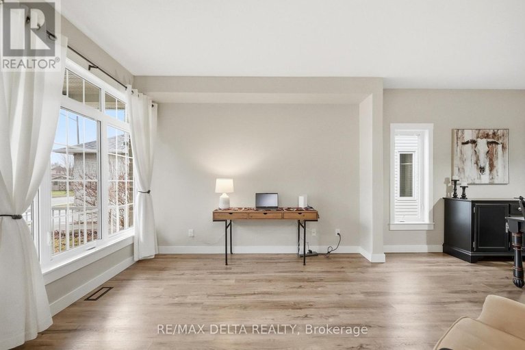 29615367/2669-chamberland-street/town-of-rockland/clarence-rockland/ontario/K4K0A5_4