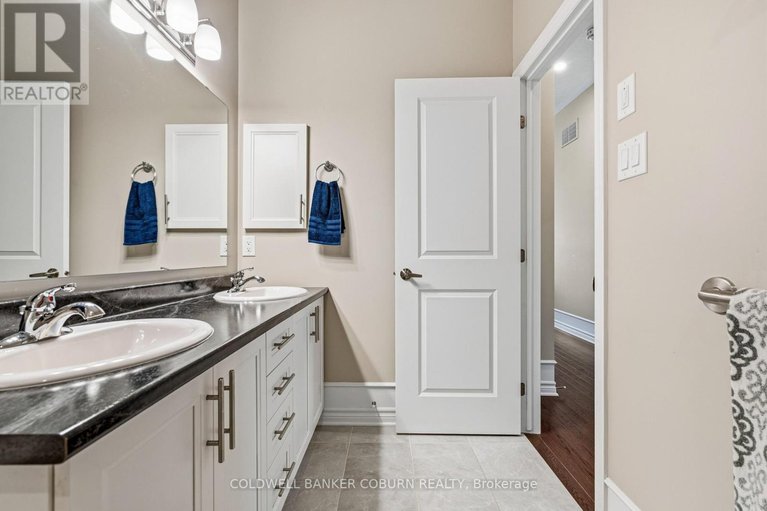 29658105/213-oxford-street-w/kemptville/north-grenville/ontario/K0G1J0_18