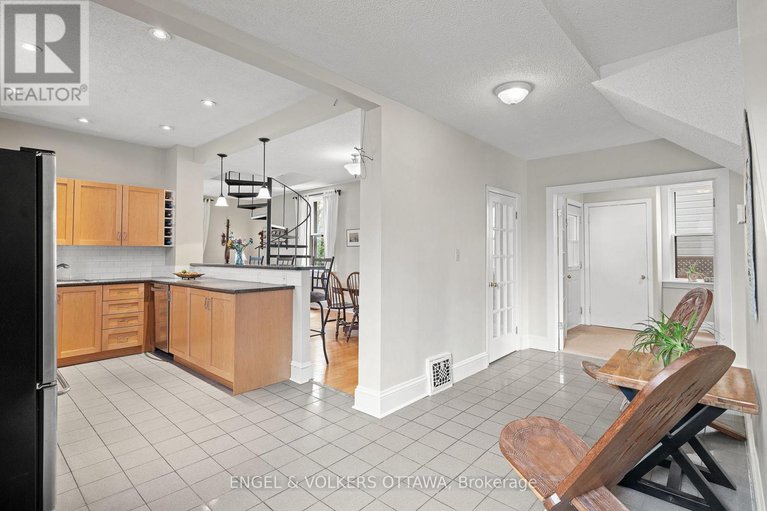 28288028/674-melbourne-avenue/laurentianview/ottawa/ontario/K2A1X5_9