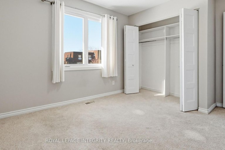 29316968/1055-plante-drive/hunt-clubwestern-community/ottawa/ontario/K1V9E5_20