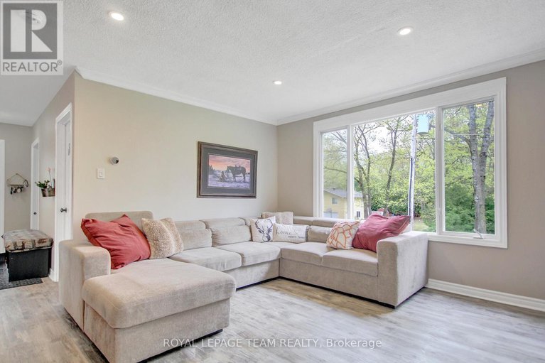 28920560/129-spinnaker-way/constance-bay/ottawa/ontario/K0A3M0_11