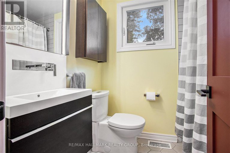 28317250/199-old-colony-road/glencairnhazeldean/ottawa/ontario/K2L1M6_12