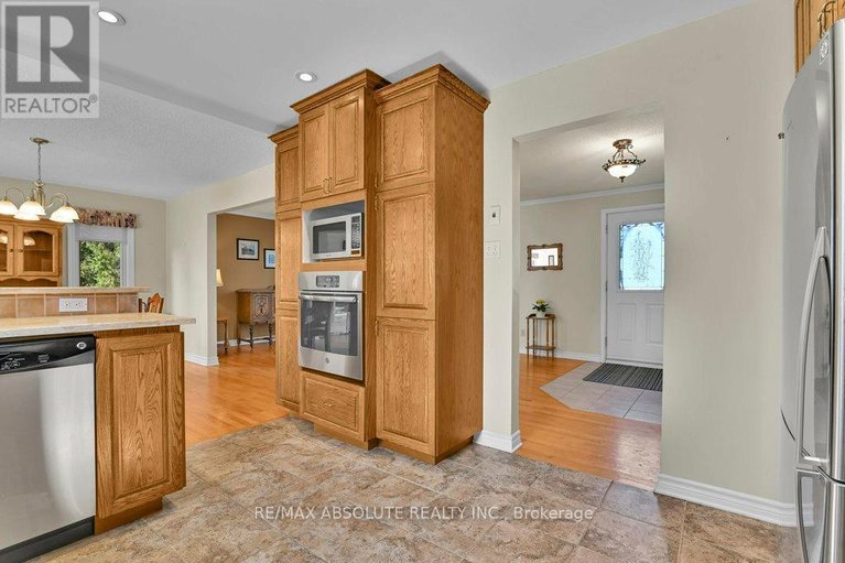 29665092/535-gascon-street/village-of-russell/russell/ontario/K4R1C6_11