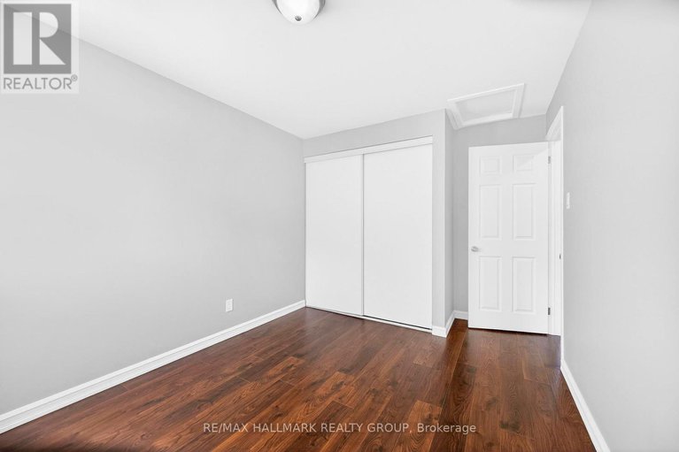 29163318/b-905-elmsmere-road/beacon-hill-south/ottawa/ontario/K1J8G4_20