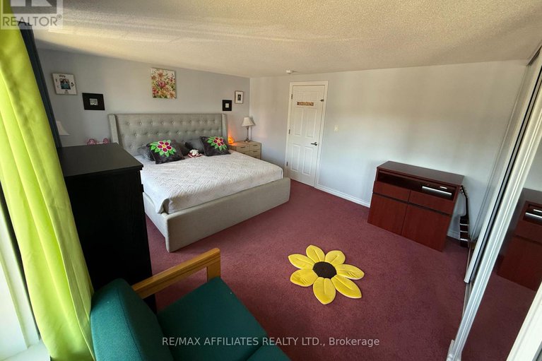 28764213/295-pintail-terrace/chatelaine-village/ottawa/ontario/K1E1Z9_17