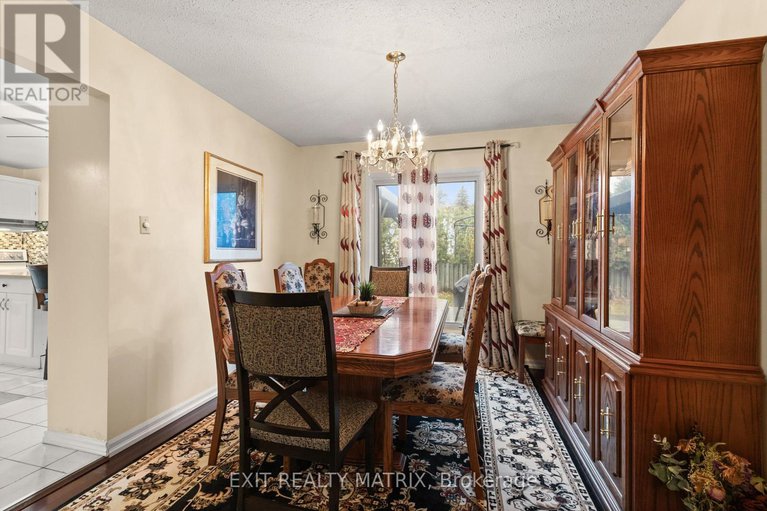 29081362/1094-st-lucia-place/convent-glen-north/ottawa/ontario/K1C2G3_7