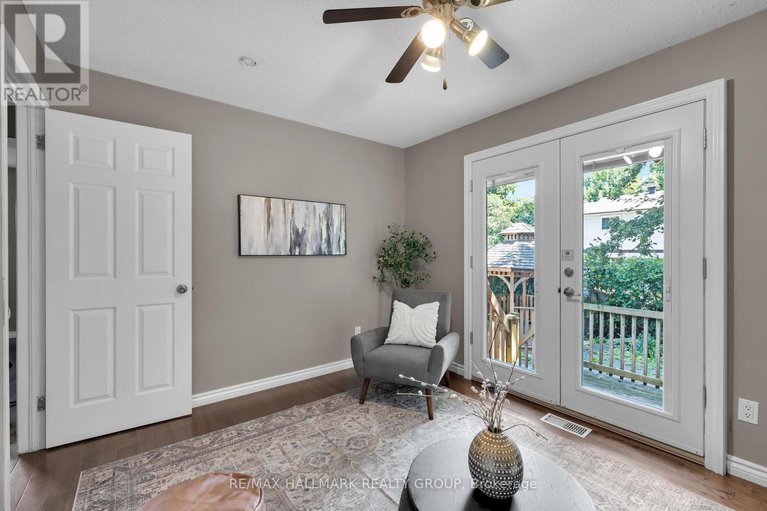 28631883/8-scharf-lane/glencairnhazeldean/ottawa/ontario/K2L2K2_15