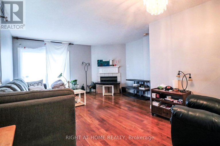 28367290/1901-hampstead-place/ellwood/ottawa/ontario/K1V1B3_4